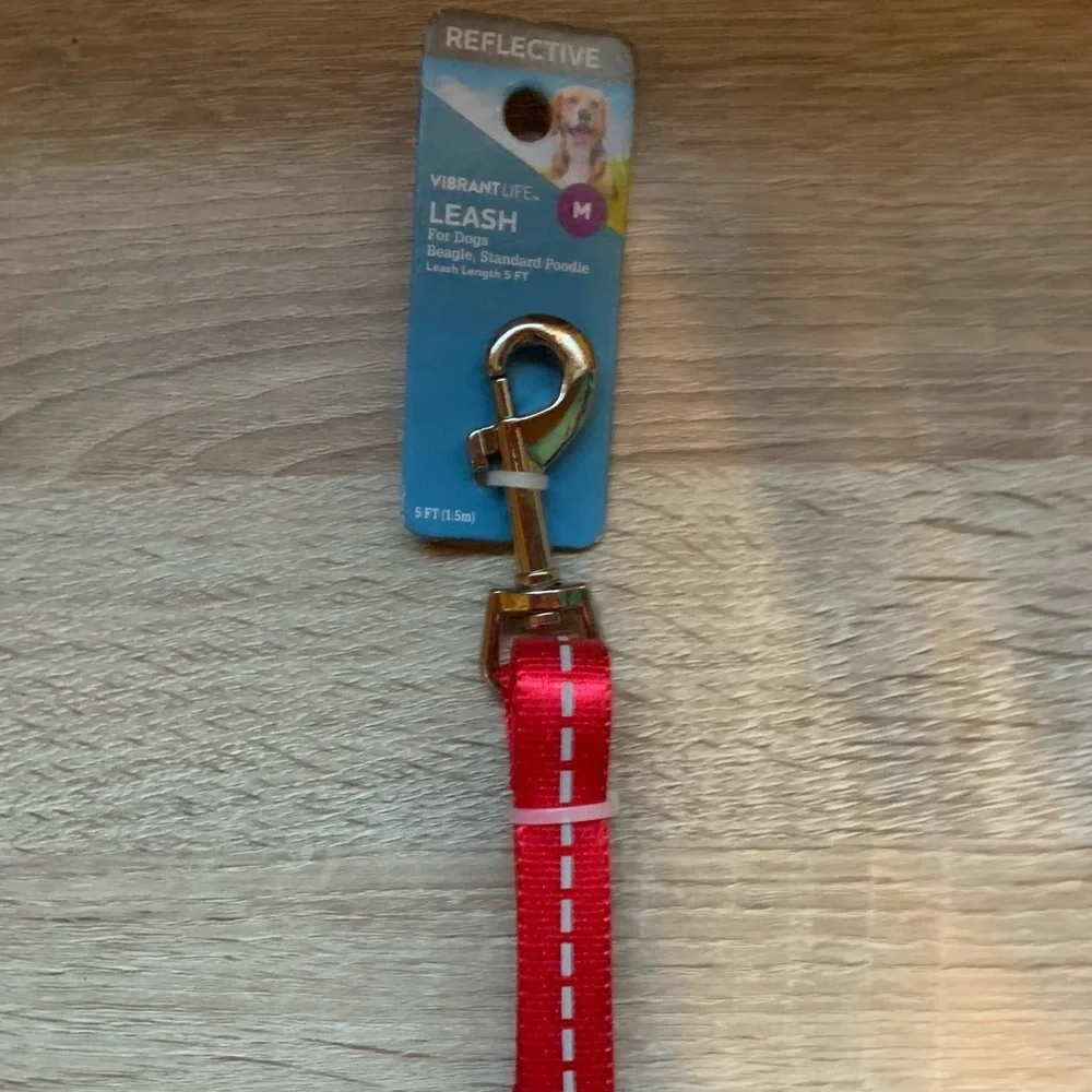 NWT Vibrant life 5 ft red leash for dogs and cats